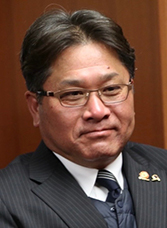 会員増強委員長 L 山﨑 三郎